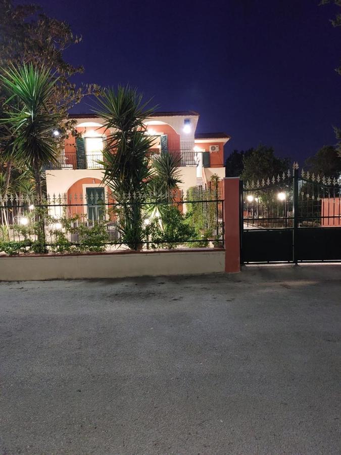 Esther Guest House Castel Volturno Exterior foto