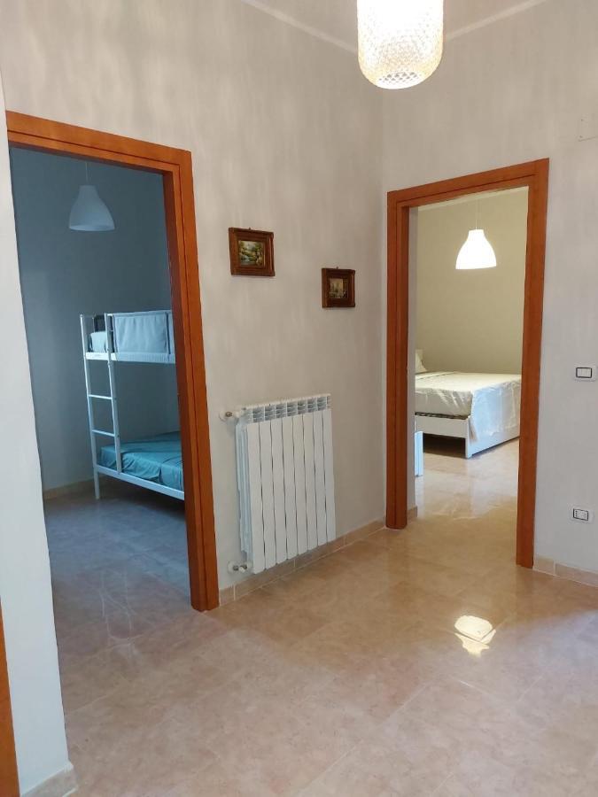 Esther Guest House Castel Volturno Exterior foto