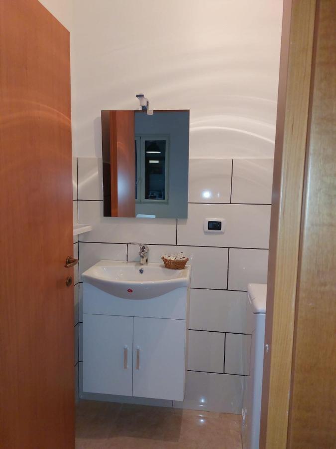 Esther Guest House Castel Volturno Exterior foto