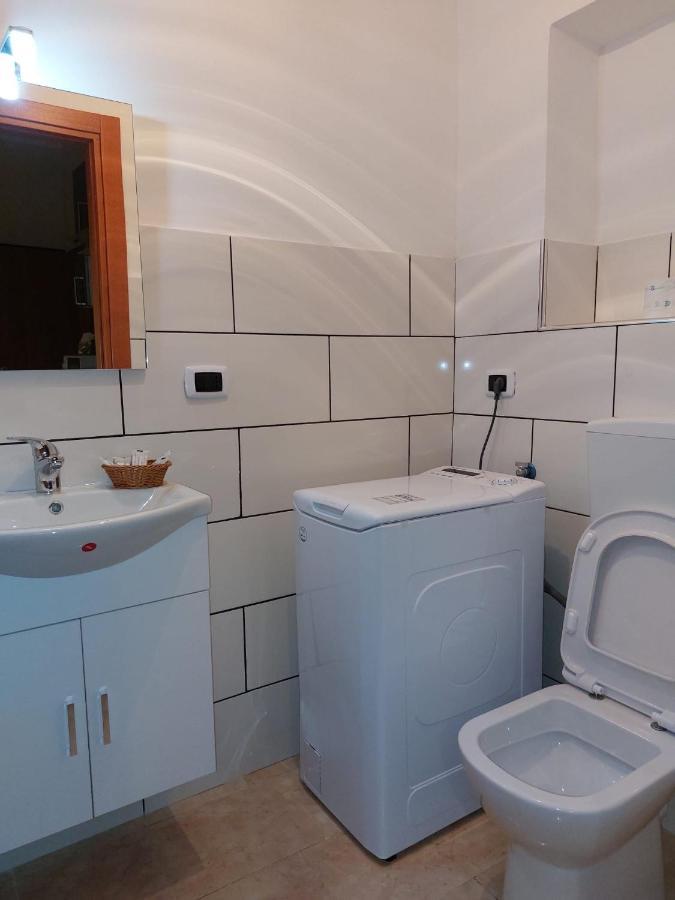 Esther Guest House Castel Volturno Exterior foto