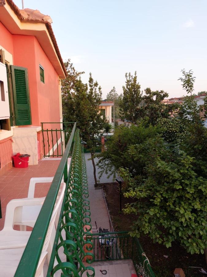 Esther Guest House Castel Volturno Exterior foto